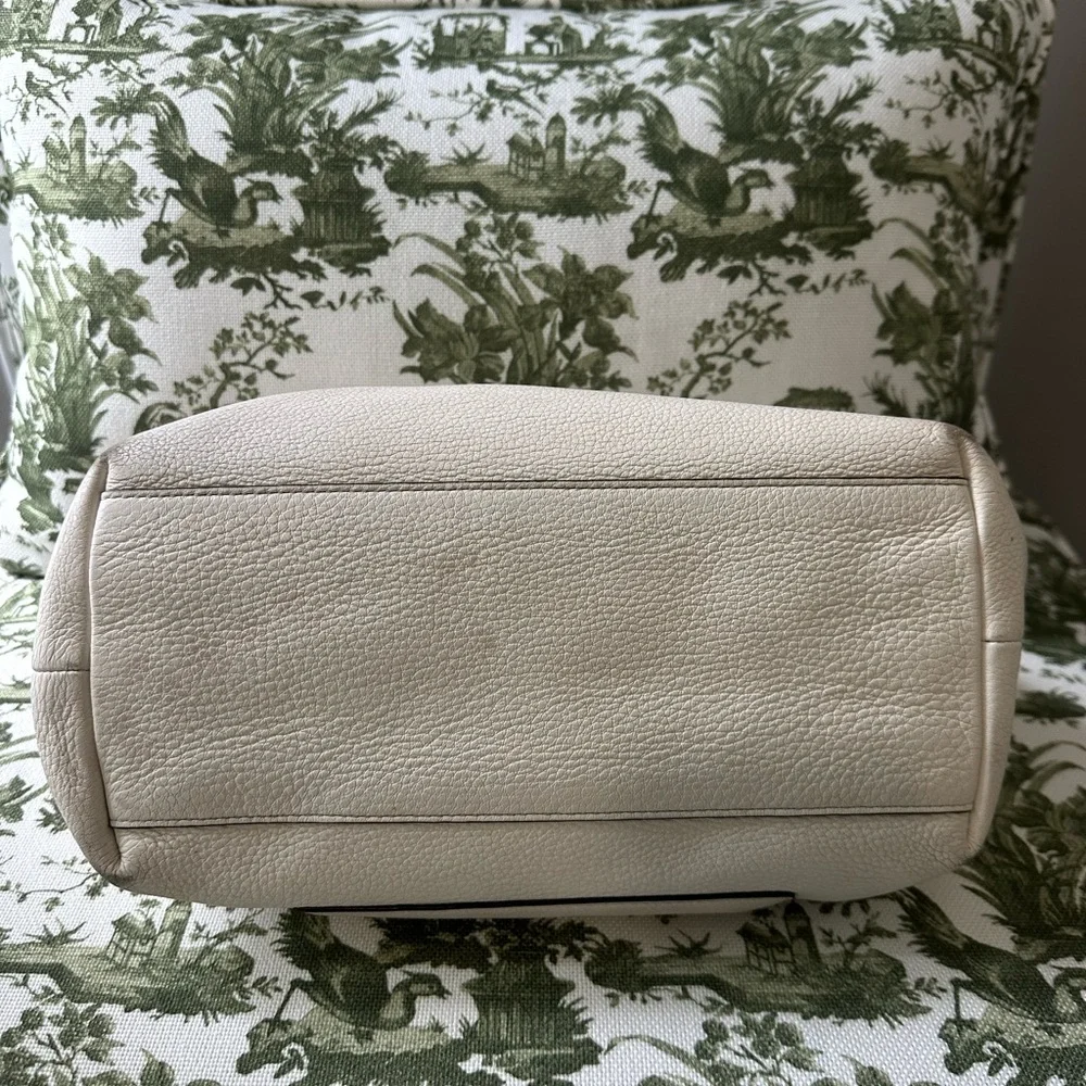 Tory Burch Chelsea Pebble Leather Slouchy Tote Shoulder Bag in Ivory - Picture 7 of 12